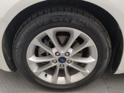 Used 2019 Ford Fusion SE FWD image 31