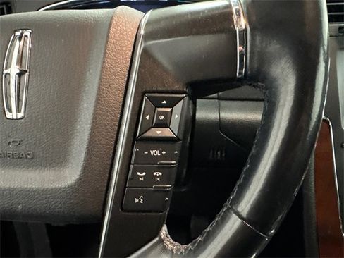Used 2015 Lincoln Navigator 4WD image 12