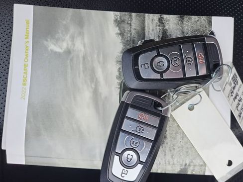Used 2022 Ford Escape SEL image 34