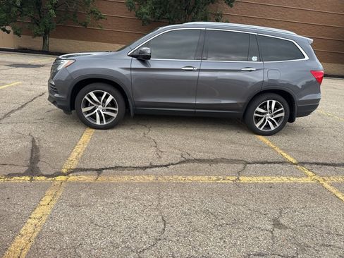 Used 2017 Honda Pilot Touring image 37