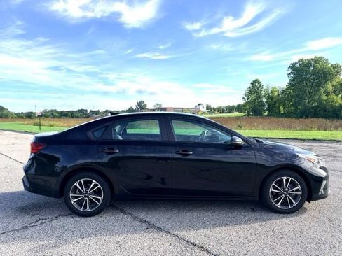 Certified 2023 Kia Forte LXS w/ LXS Technology Package FWD image 6