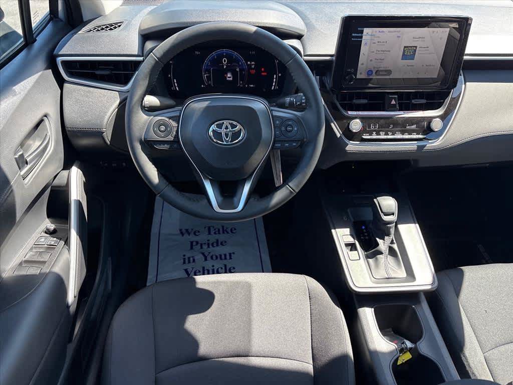 Used 2026 Toyota Corolla Cross LE FWD image 4