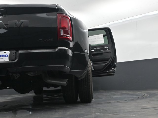 New 2026 RAM 3500 Laramie AWD/4WD image 74