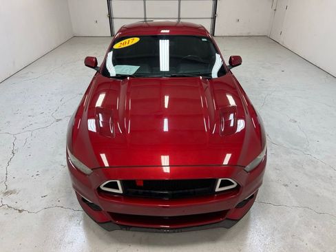 Used 2017 Ford Mustang GT RWD image 7