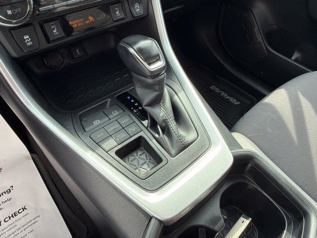 Used 2020 Toyota RAV4 XLE w/ Convenience Package AWD/4WD image 21