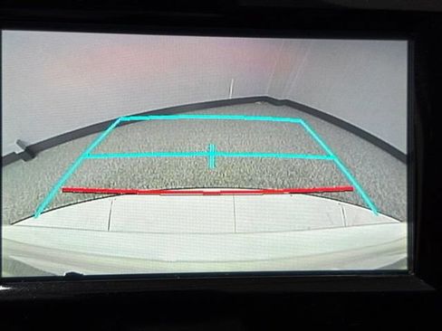 Used 2019 Toyota Camry SE FWD image 3