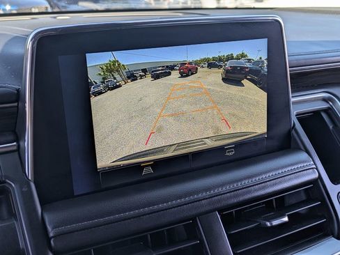 Used 2022 Chevrolet Suburban LT AWD/4WD image 22