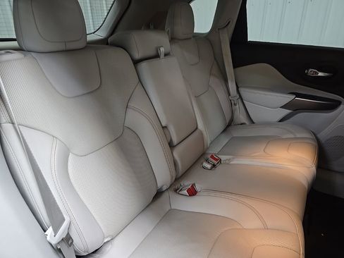 Used 2022 Jeep Cherokee Latitude Lux image 16