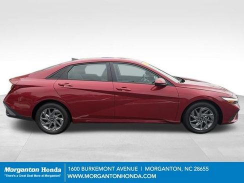 Used 2024 Hyundai Elantra SEL FWD image 10