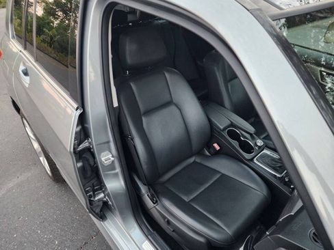 Used 2011 Mercedes-Benz GLK 350 2WD image 19