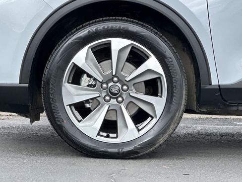 Certified 2025 Ford Escape Platinum image 27