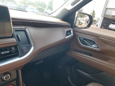 Used 2022 Chevrolet Tahoe High Country w/ Premium Package 2 AWD/4WD image 24