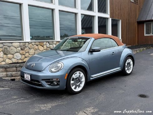 Used 2019 Volkswagen Beetle 2.0T Final Edition SEL FWD image 11