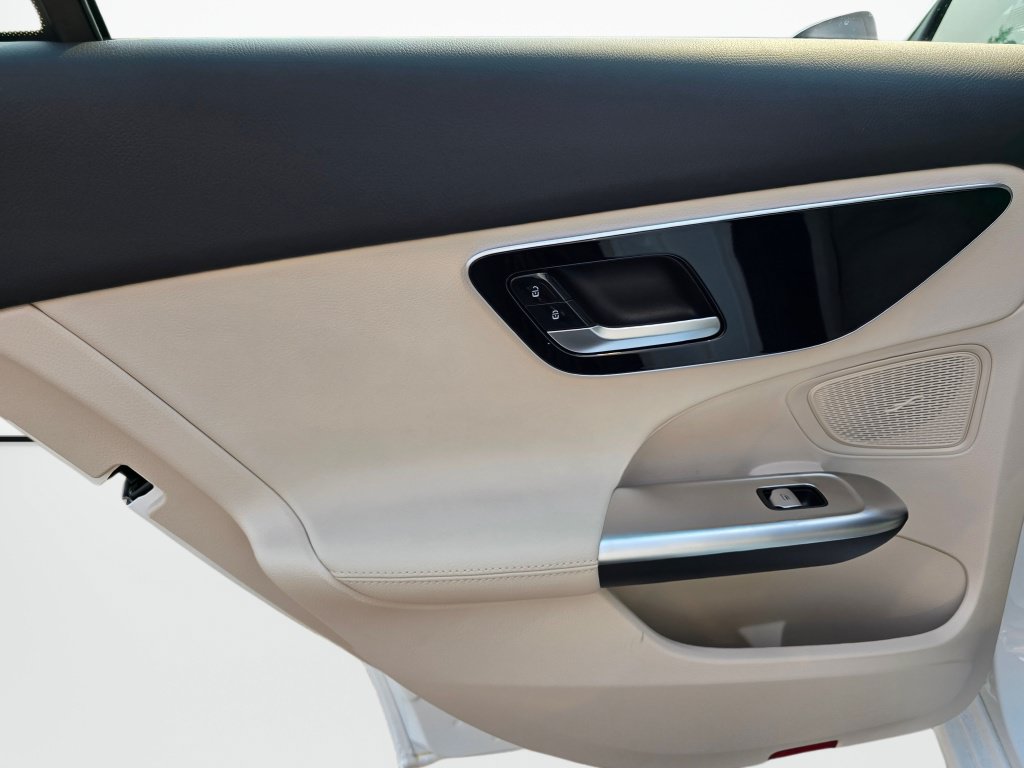New 2026 Mercedes-Benz C 300 4MATIC Sedan image 18