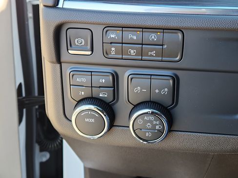 New 2026 Chevrolet Suburban LT w/ Comfort Package image 17