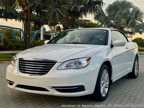 Used 2013 Chrysler 200 Touring FWD image 19