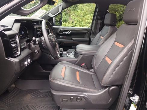 Used 2023 GMC Sierra 1500 AT4 w/ Technology Package image 12