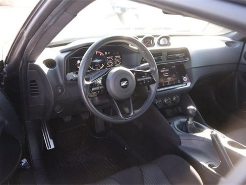 Used 2025 Nissan Z Sport w/ Floor Mat Package image 16