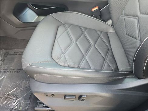 Used 2025 Volkswagen Atlas SE image 17