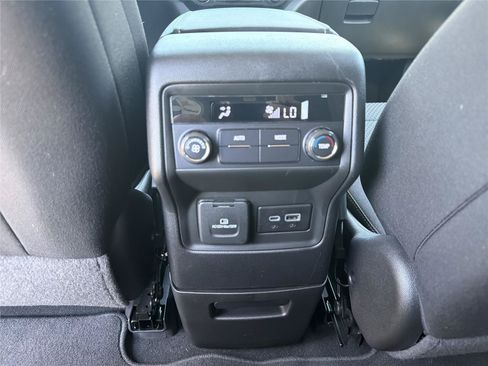 Used 2023 GMC Acadia SLE w/ Driver Convenience Package FWD image 4