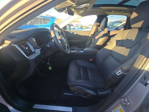 Certified 2025 Volvo XC60 B5 Plus image 6