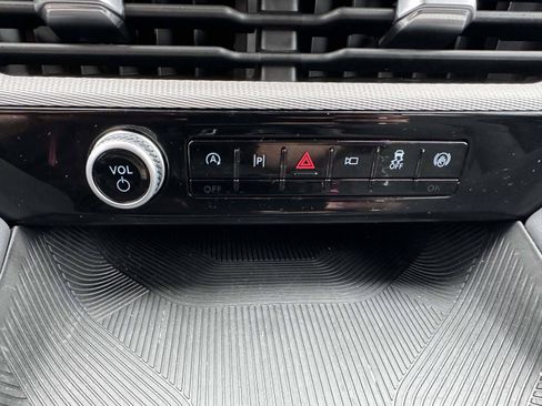 Used 2026 Ford Explorer Active AWD/4WD image 24