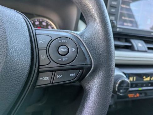 Certified 2022 Toyota RAV4 XLE image 24