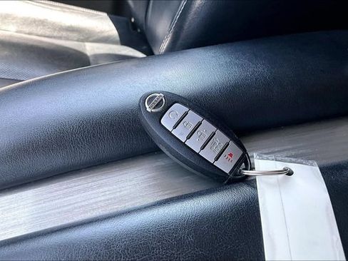 Used 2016 Nissan Murano Platinum FWD image 11