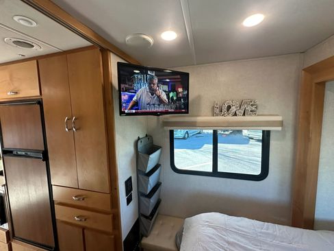 Used 2017 Mercedes-Benz Sprinter 3500 image 37