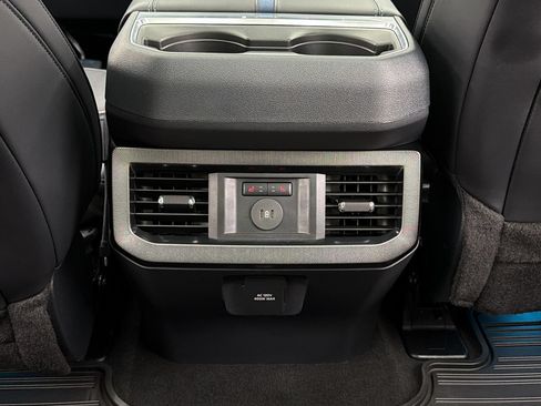 Used 2026 Ford F350 Platinum w/ FX4 Off-Road Package AWD/4WD image 43