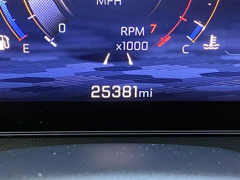 Used 2024 Chevrolet Traverse LT w/ Trailering Package image 23