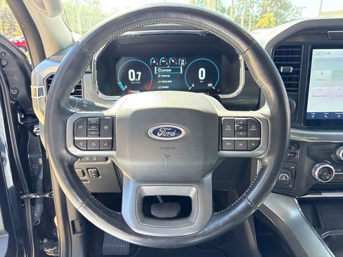 Used 2022 Ford F150 Lariat w/ Trailer Tow Package image 18