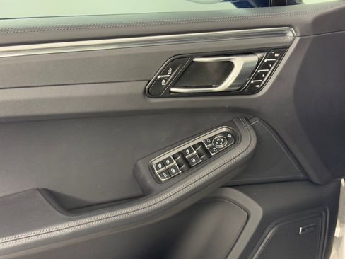 Used 2025 Porsche Macan GTS image 15