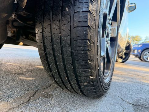 Used 2018 Jeep Grand Cherokee Laredo image 42