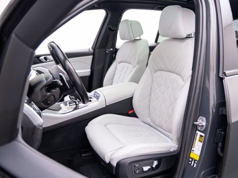 Used 2023 BMW X5 M50i w/ Climate Comfort Package image 17