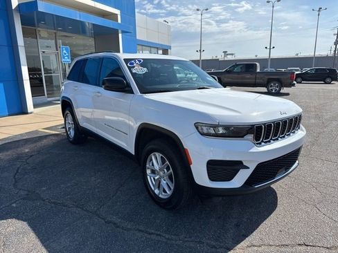 Used 2024 Jeep Grand Cherokee Laredo X w/ Luxury Tech Group I AWD/4WD image 9