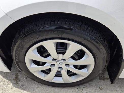 Used 2025 Toyota Corolla LE FWD image 10