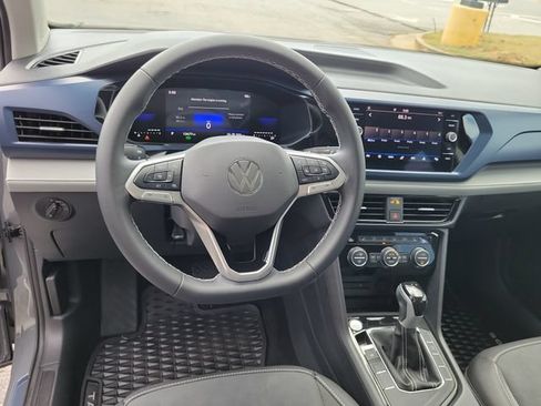 Certified 2024 Volkswagen Taos SE w/ Panoramic Sunroof Package FWD image 29