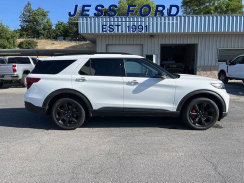 Used 2024 Ford Explorer ST w/ Technology Package image 6