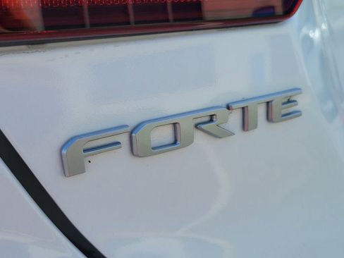 Used 2022 Kia Forte GT FWD image 8