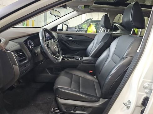 Used 2023 Nissan Rogue SV w/ SV Premium B Package AWD/4WD image 7