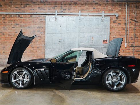 Used 2011 Chevrolet Corvette Grand Sport w/ Preferred Equipment Group RWD image 26
