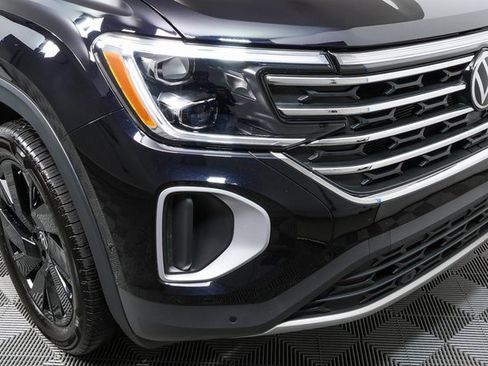 Certified 2025 Volkswagen Atlas SE w/ Panoramic Sunroof Package image 37