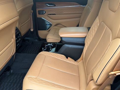Used 2021 Jeep Grand Cherokee L Summit AWD/4WD image 19