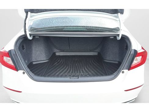 Used 2020 Honda Accord EX image 9