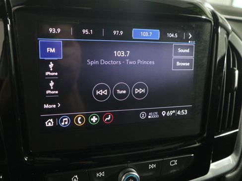 Used 2020 Chevrolet Traverse LT FWD image 34