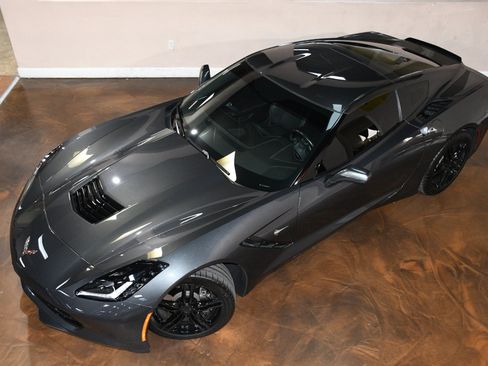 Used 2017 Chevrolet Corvette Stingray Coupe w/ 1LT RWD image 74