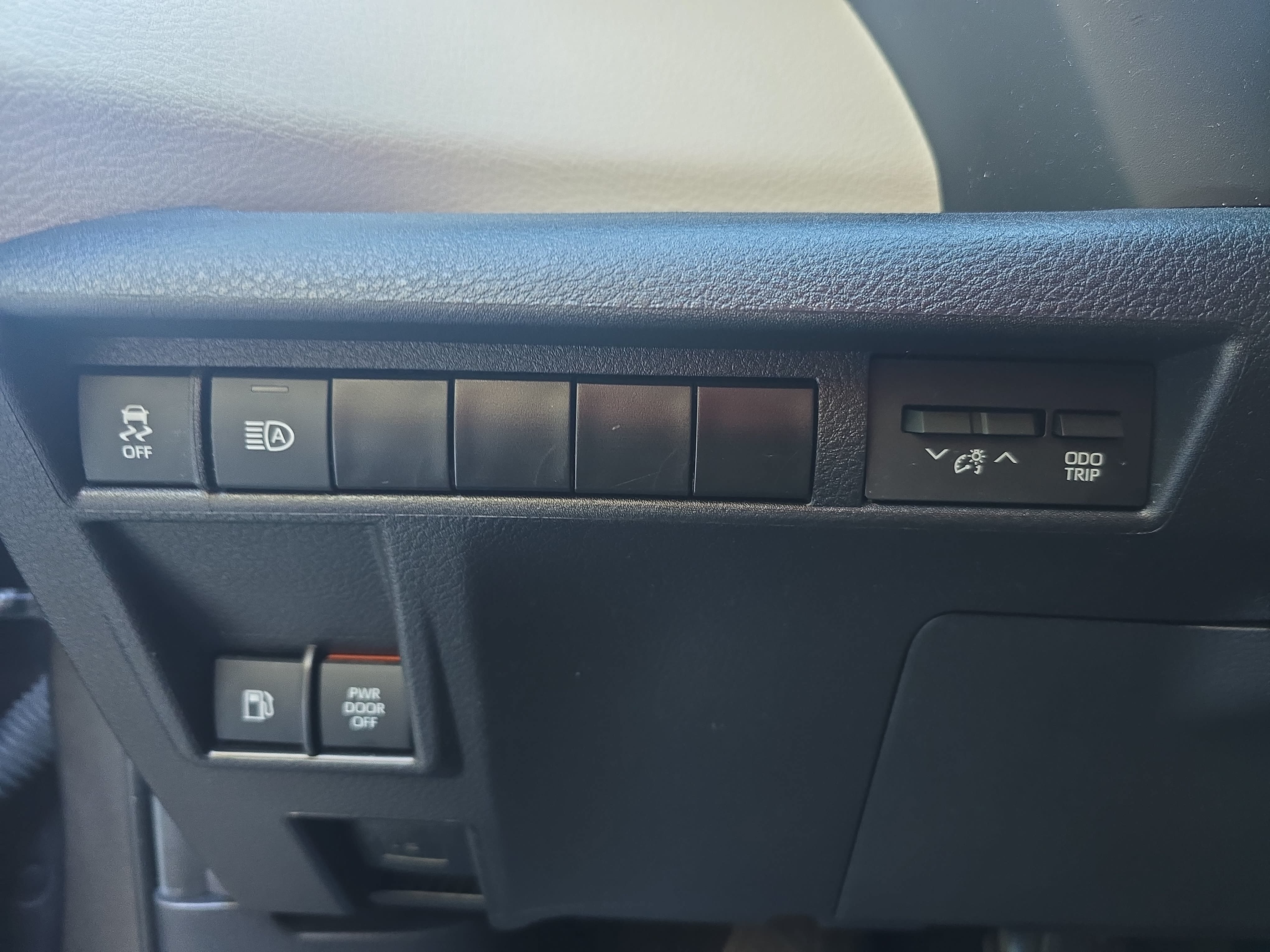 Used 2024 Toyota Sienna XLE FWD image 22