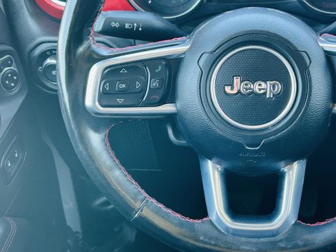 Used 2022 Jeep Wrangler Unlimited Rubicon w/ Xtreme Recon 35" Tire Package AWD/4WD image 14