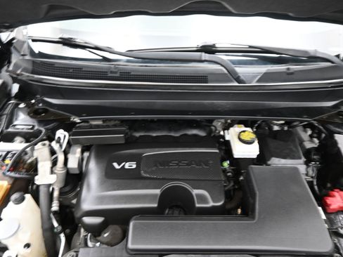 Used 2017 Nissan Pathfinder Platinum w/ Midnight Edition Package FWD image 20